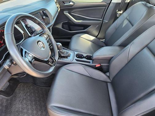 Deep Black Pearl Effect 2019 Volkswagen Jetta 1.4T SEL