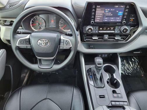 2022 Toyota Highlander L