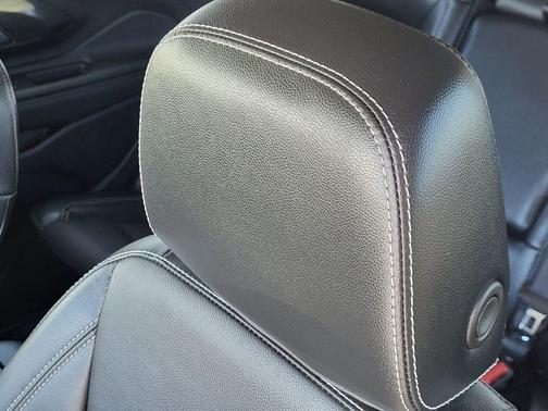 Summit White 2024 GMC Terrain SLT