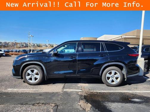 2021 Toyota Highlander LE