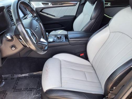 Victoria Black 2018 Genesis G80 3.3T Sport