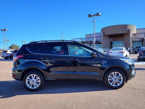 Photo 2 of 33 of 2017 Ford Escape SE
