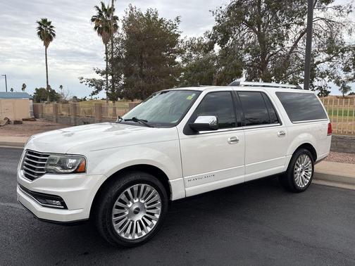 2015 Lincoln Navigator Base
