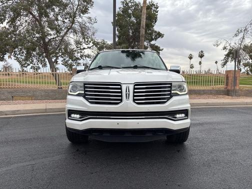 2015 Lincoln Navigator Base