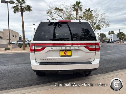 2015 Lincoln Navigator Base