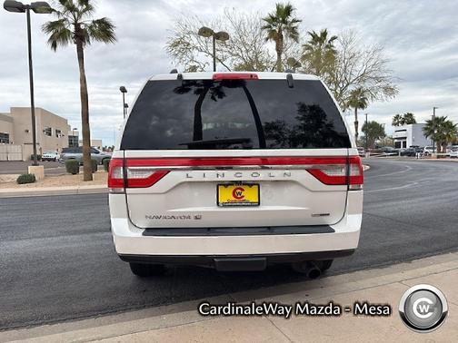 2015 Lincoln Navigator Base