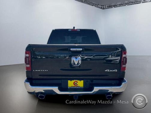 Diamond Black Crystal Pearlcoat 2019 RAM 1500 Limited