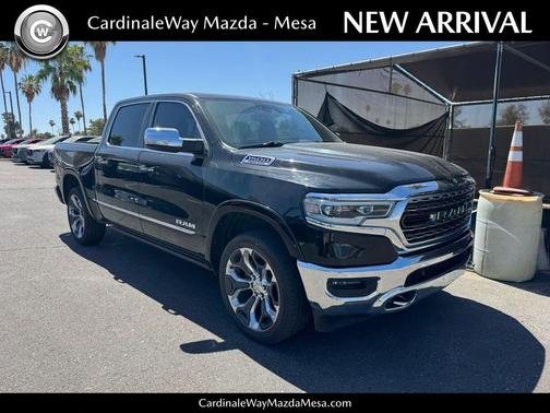 Diamond Black Crystal Pearlcoat 2019 RAM 1500 Limited