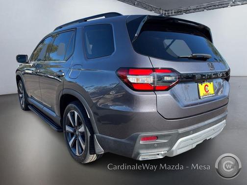 2023 Honda Pilot Touring 8-Passenger