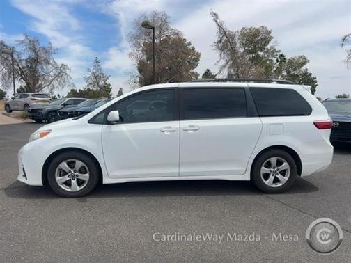 2019 Toyota Sienna LE