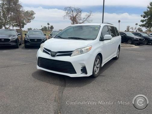 2019 Toyota Sienna LE