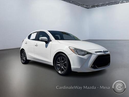 2020 Toyota Yaris Sedan LE