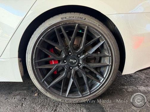 Snow White Pearl 2022 Kia Stinger GT2