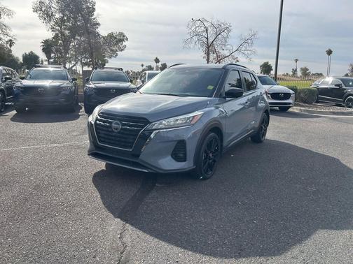 2021 Nissan Kicks SR