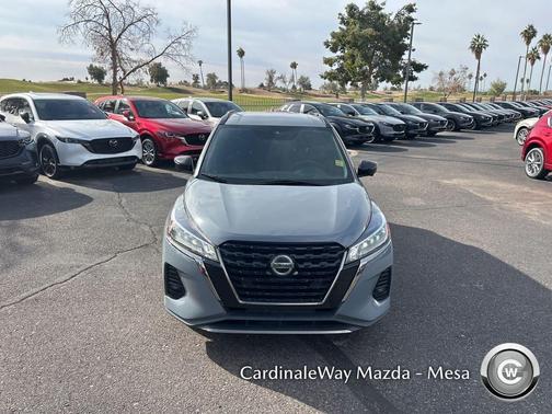 2021 Nissan Kicks SR