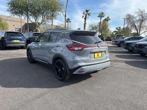 2021 Nissan Kicks SR