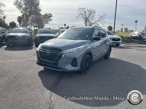 2021 Nissan Kicks SR