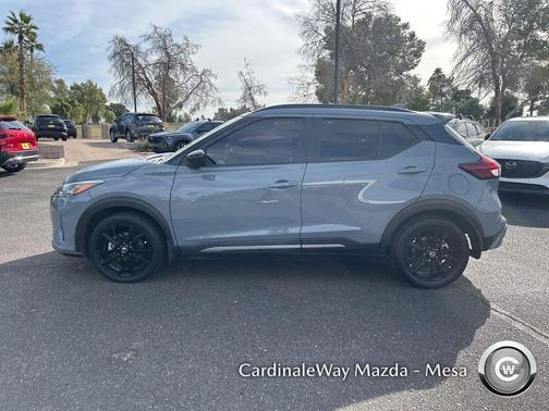 2021 Nissan Kicks SR