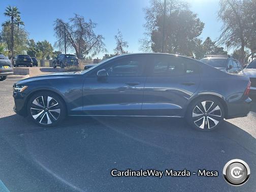 2022 Volvo S60 T5 Momentum