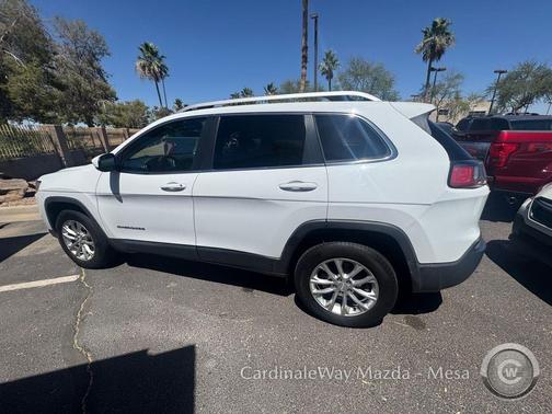 Bright White Clearcoat 2019 Jeep Cherokee Latitude