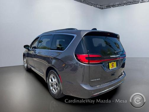 Granite Crystal Metallic Clearcoat 2023 Chrysler Pacifica Limited