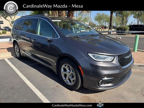 Granite Crystal Metallic Clearcoat 2023 Chrysler Pacifica Limited