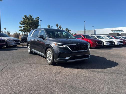 2024 Kia Carnival LX