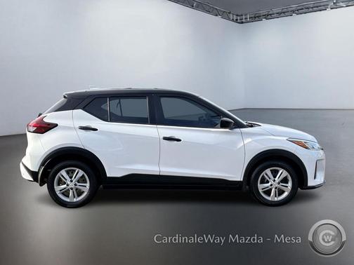 2022 Nissan Kicks S