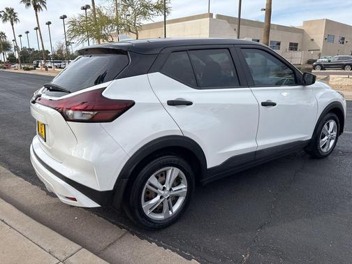 2022 Nissan Kicks S