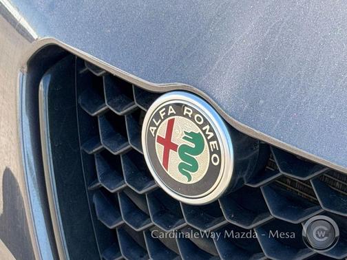 Vesuvio Gray Metallic 2022 Alfa Romeo Giulia Ti