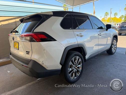 Blizzard Pearl 2021 Toyota RAV4 XLE Premium