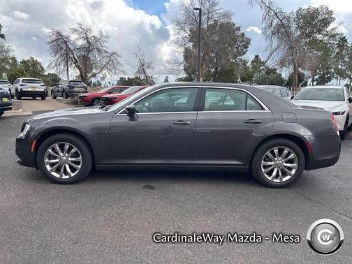 2015 Chrysler 300 Limited