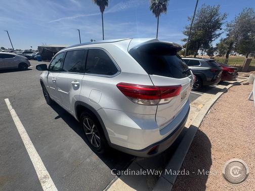 Blizzard Pearl 2017 Toyota Highlander XLE