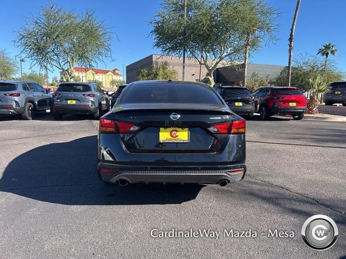 2022 Nissan Altima SR FWD