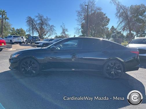 2022 Nissan Altima SR FWD