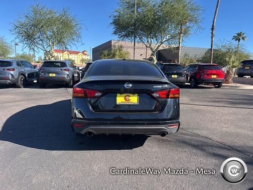 2022 Nissan Altima SR FWD