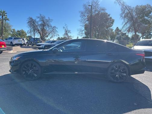 2022 Nissan Altima SR FWD