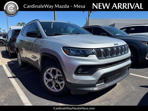 Silver Zynith Metallic Clearcoat 2025 Jeep Compass Latitude