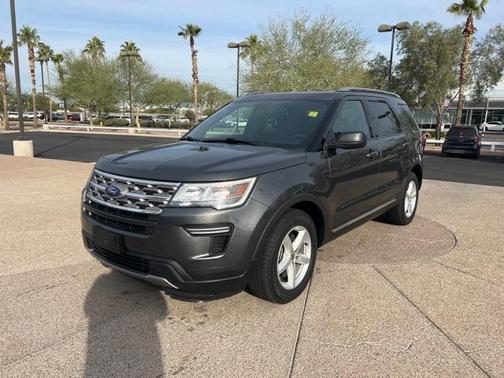 Photo 3 of 27 of 2018 Ford Explorer XLT