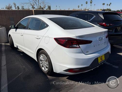 2020 Hyundai ELANTRA SE