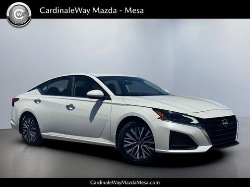 Pearl White Tricoat 2023 Nissan Altima 2.5 SV