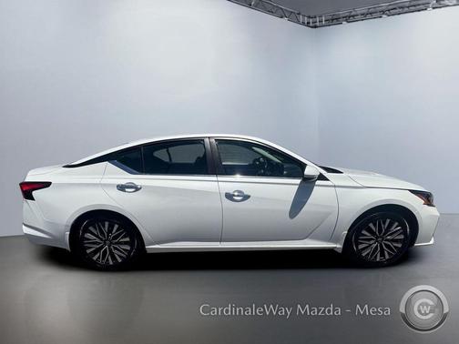 Pearl White Tricoat 2023 Nissan Altima 2.5 SV