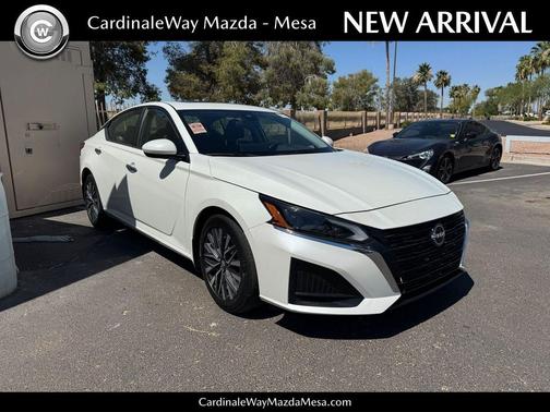 Pearl White Tricoat 2023 Nissan Altima 2.5 SV