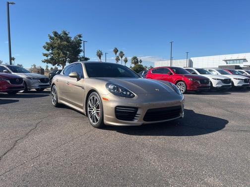2015 Porsche Panamera GTS