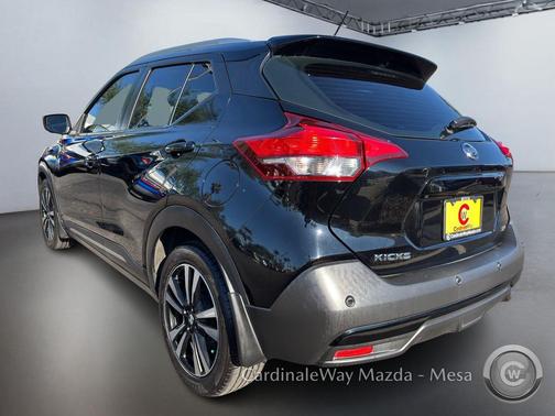 2020 Nissan Kicks SR