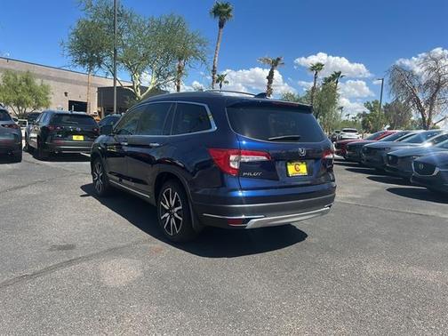 2022 Honda Pilot Touring 8-Passenger
