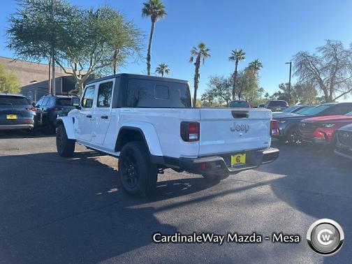 2023 Jeep Gladiator Overland