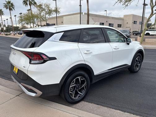 2024 Kia Sportage LX