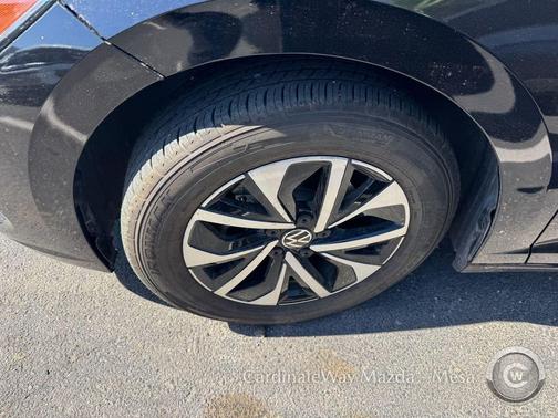 Deep Black Pearl 2024 Volkswagen Jetta 1.5T S