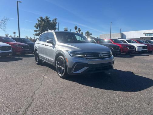 Pyrite Silver Metallic 2024 Volkswagen Tiguan 2.0T SE SUV